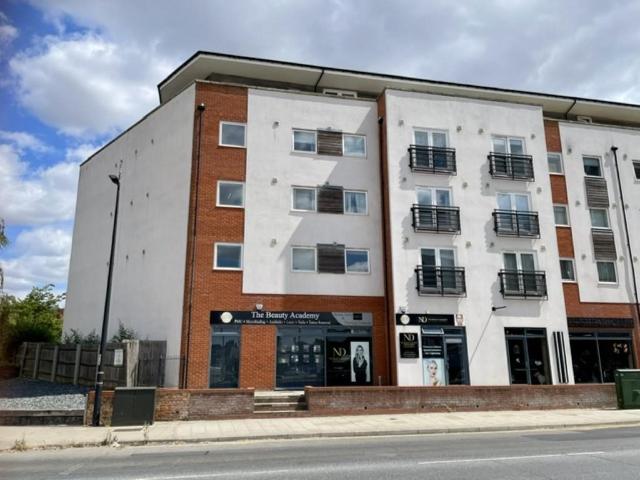 2 bedroom flat for sale