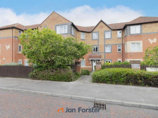 2 bedroom flat for sale