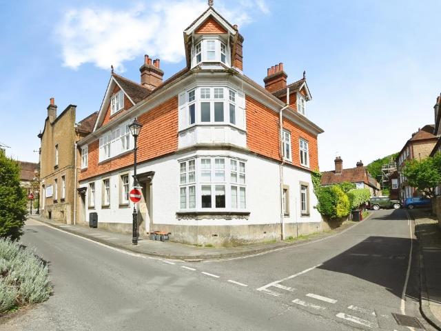 2 bedroom flat for sale