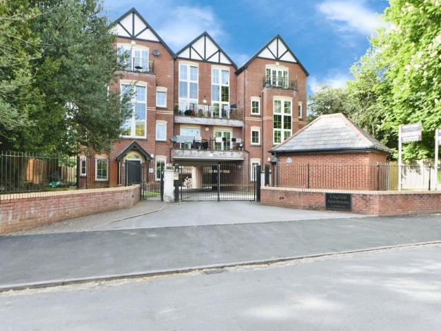 2 bedroom flat for sale
