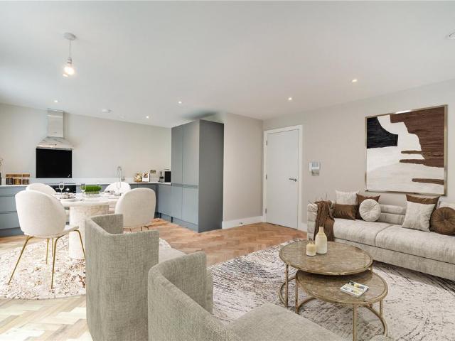 2 bedroom flat for sale