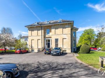 Cheltenham, Gloucestershire county, Southdowns