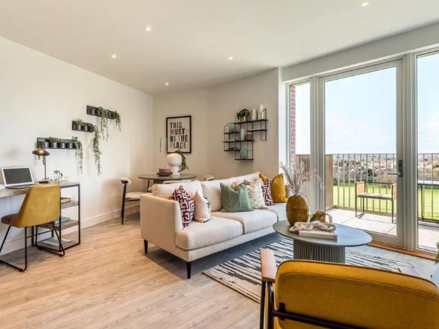 2 bedroom flat for sale