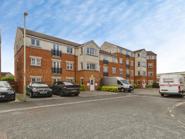 2 bedroom flat for sale