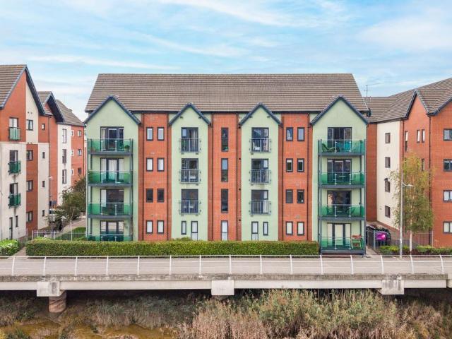 2 bedroom flat for sale