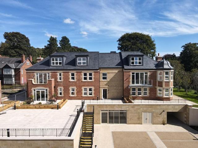 2 bedroom flat for sale