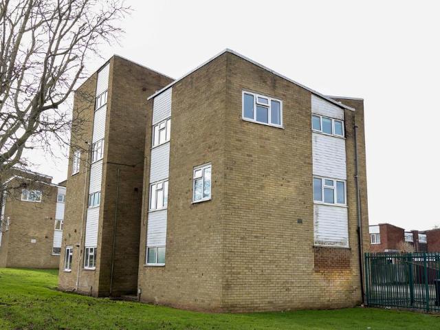 2 bedroom flat for sale
