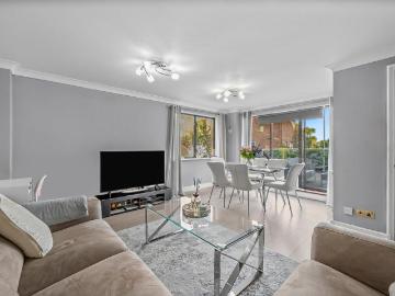 2 bedroom flat for sale