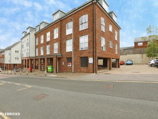 2 bedroom flat for sale