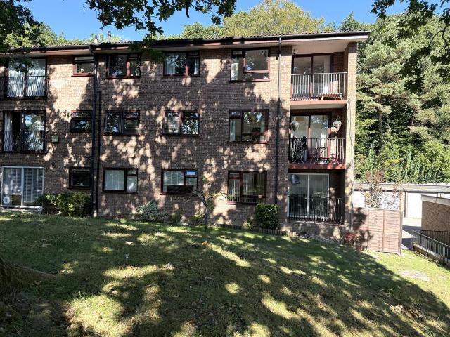 2 bedroom flat for sale