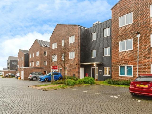 2 bedroom flat for sale