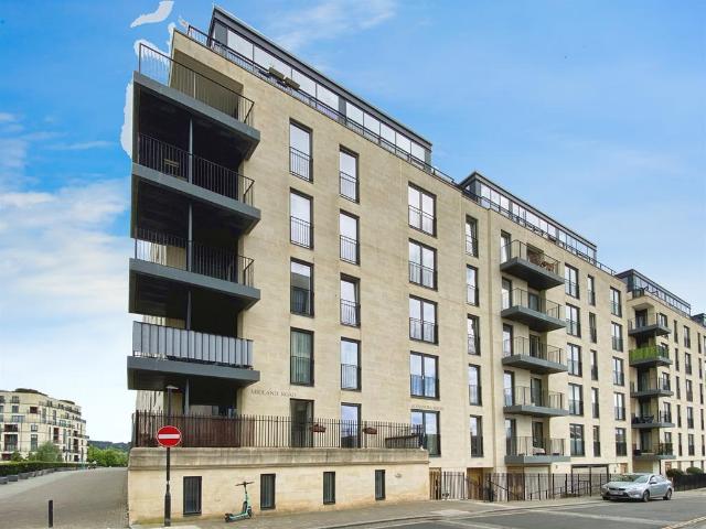 2 bedroom flat for sale