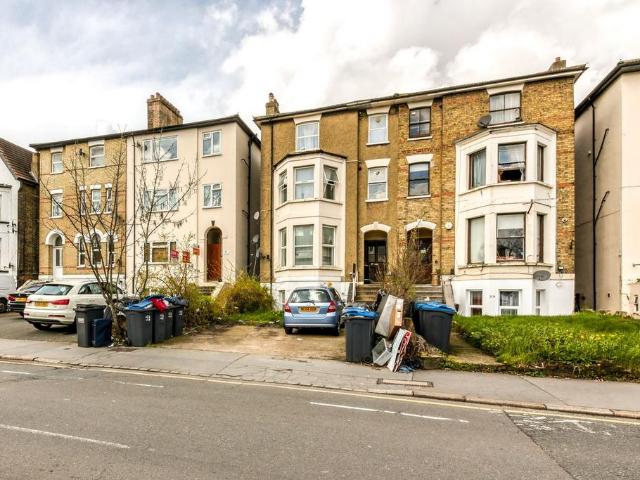 2 bedroom flat for sale