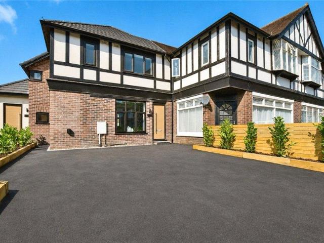 2 bedroom flat for sale