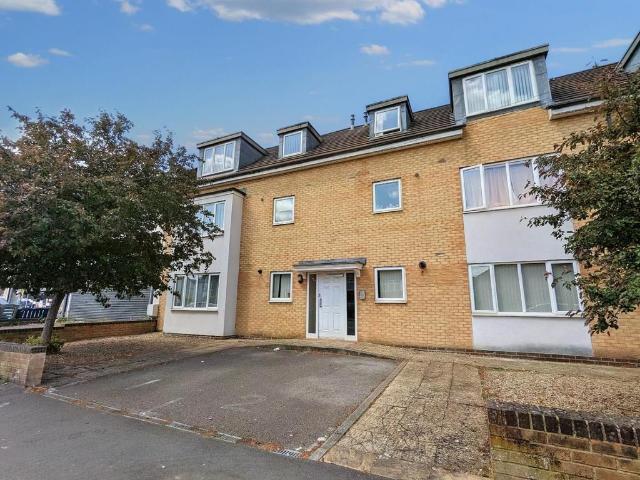 2 bedroom flat for sale
