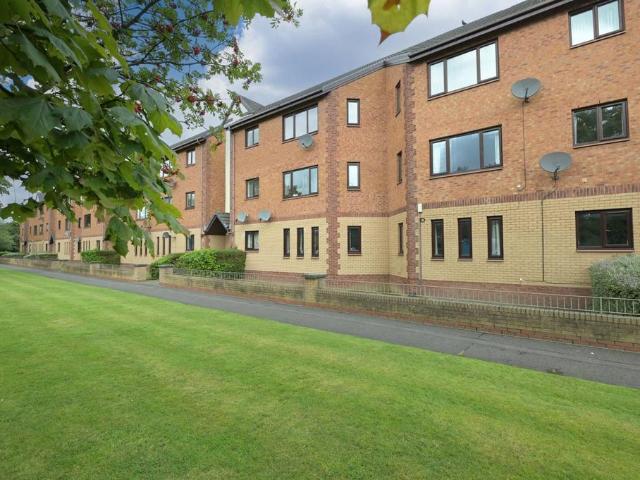 2 bedroom flat for sale