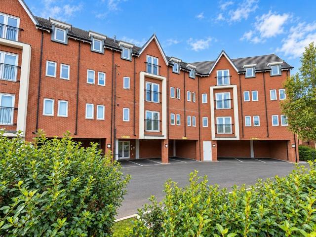 2 bedroom flat for sale