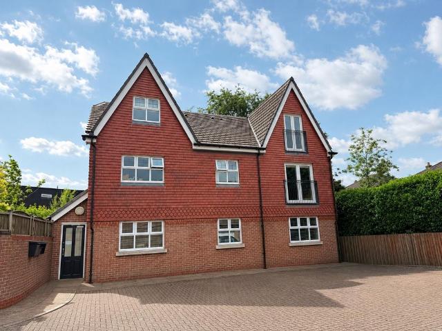 2 bedroom flat for sale