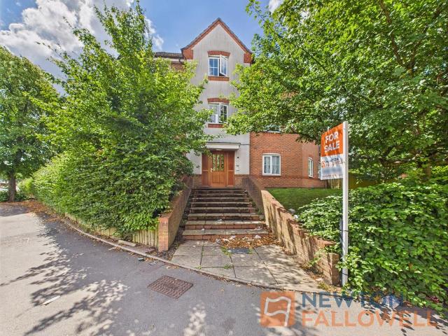 2 bedroom flat for sale