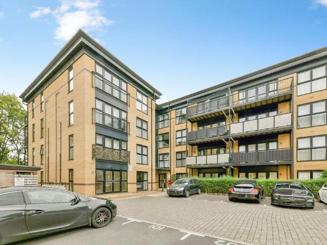 2 bedroom flat for sale