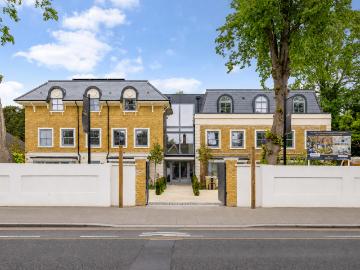 2 bedroom flat for sale