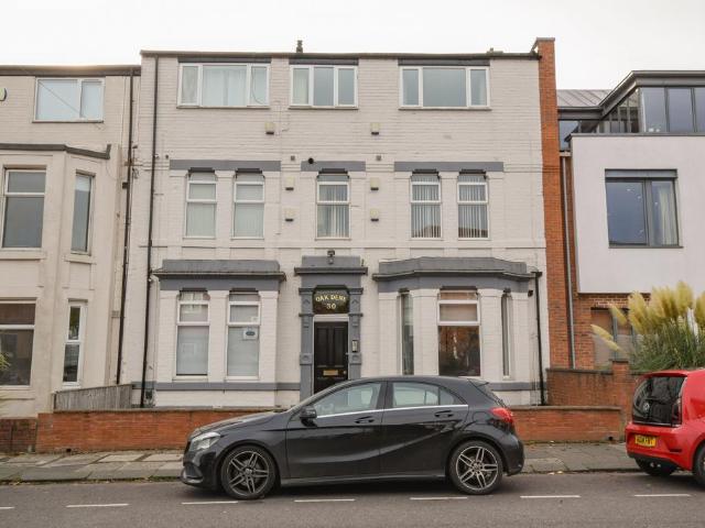 2 bedroom flat for sale