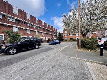 2 bedroom flat for sale