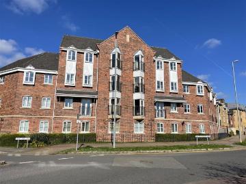 2 bedroom flat for sale