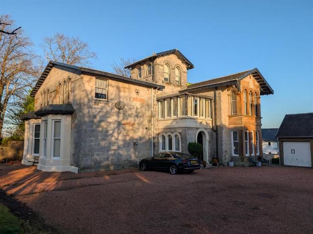 2 bedroom flat for sale