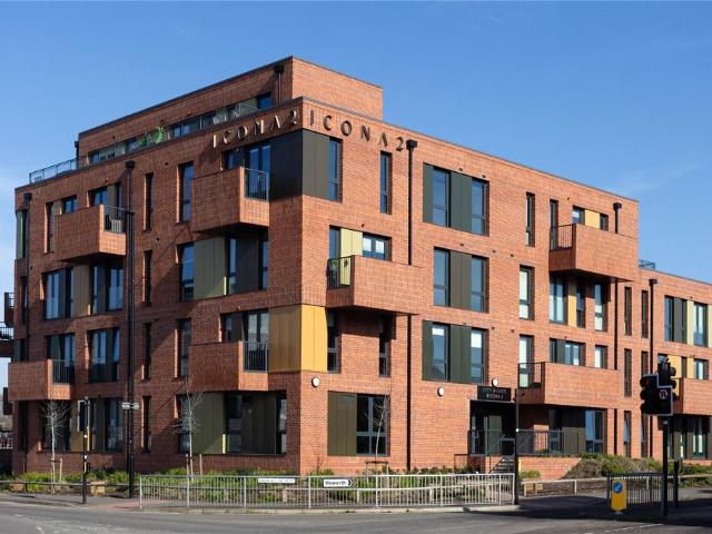 2 bedroom flat for sale