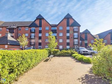 2 bedroom flat for sale