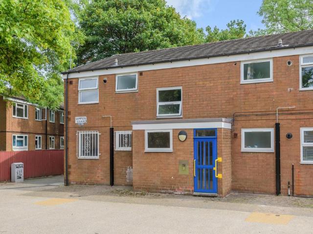 2 bedroom flat for sale