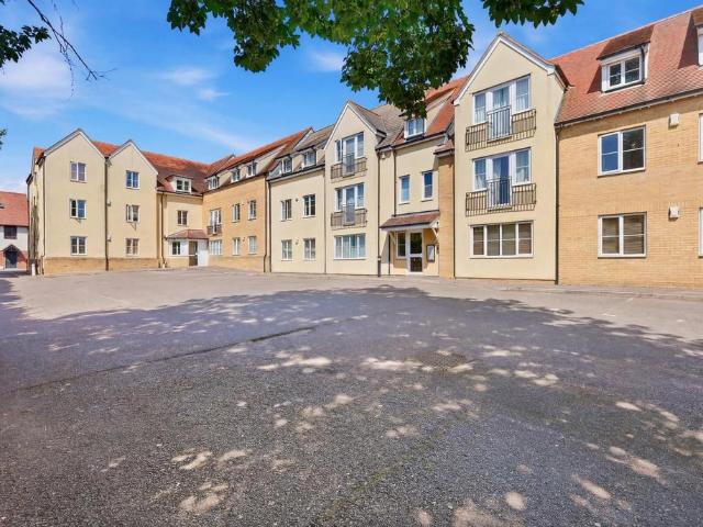 2 bedroom flat for sale