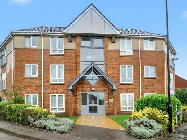 2 bedroom flat for sale