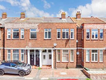 2 bedroom flat for sale
