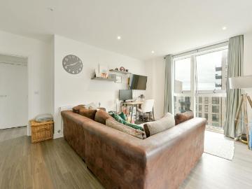 2 bedroom flat for sale