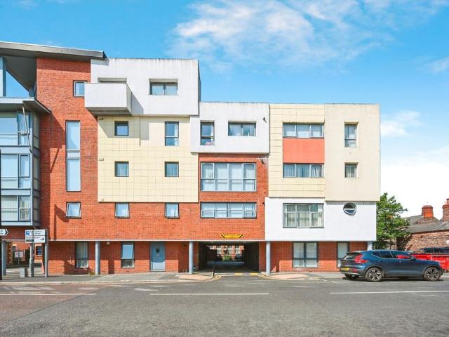 2 bedroom flat for sale