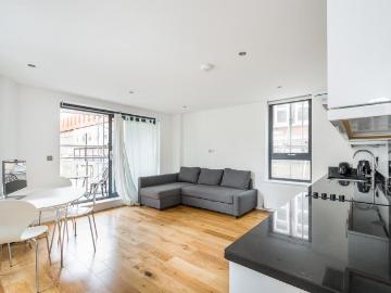 2 bedroom flat for sale
