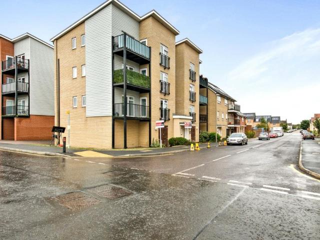 2 bedroom flat for sale