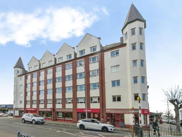 2 bedroom flat for sale