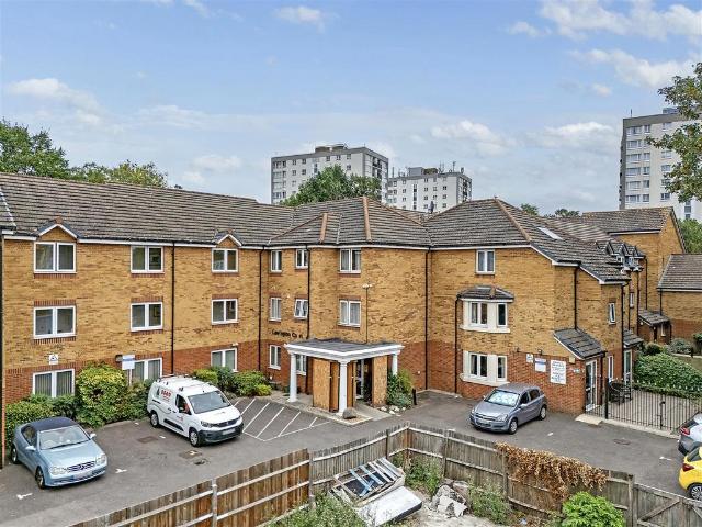 2 bedroom flat for sale