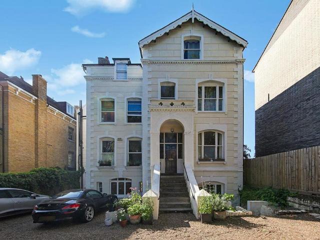 2 bedroom flat for sale