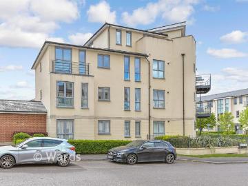 2 bedroom flat for sale
