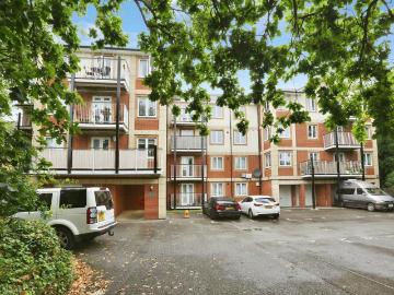 2 bedroom flat for sale