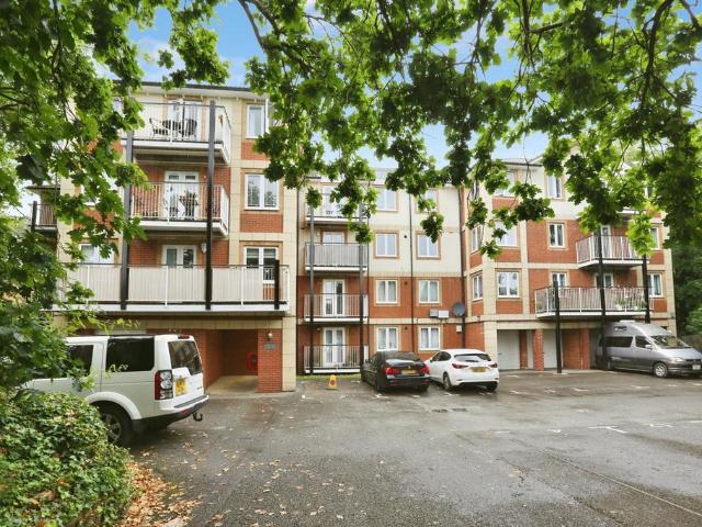 2 bedroom flat for sale