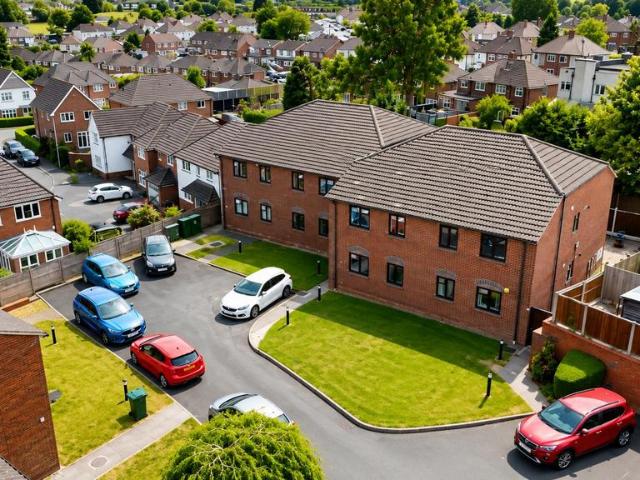 2 bedroom flat for sale