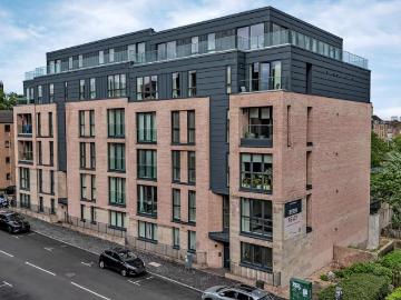 2 bedroom flat for sale