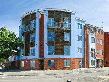 2 bedroom flat for sale