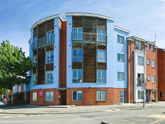 2 bedroom flat for sale