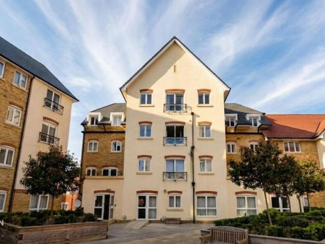 2 bedroom flat for sale